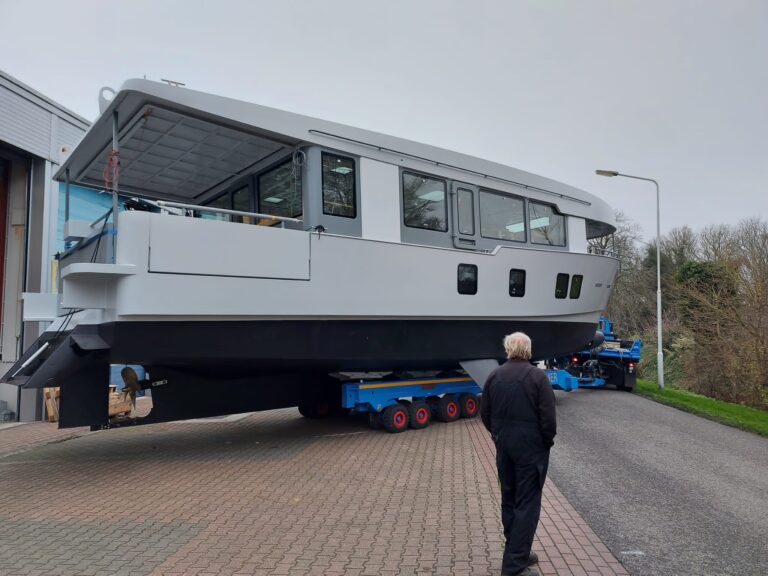 Globemaster 53 Residential Yacht Willem Nieland