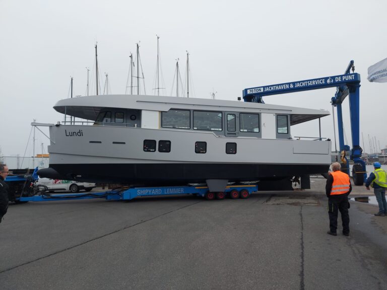 Globemaster 53 Residential Yacht Willem Nieland