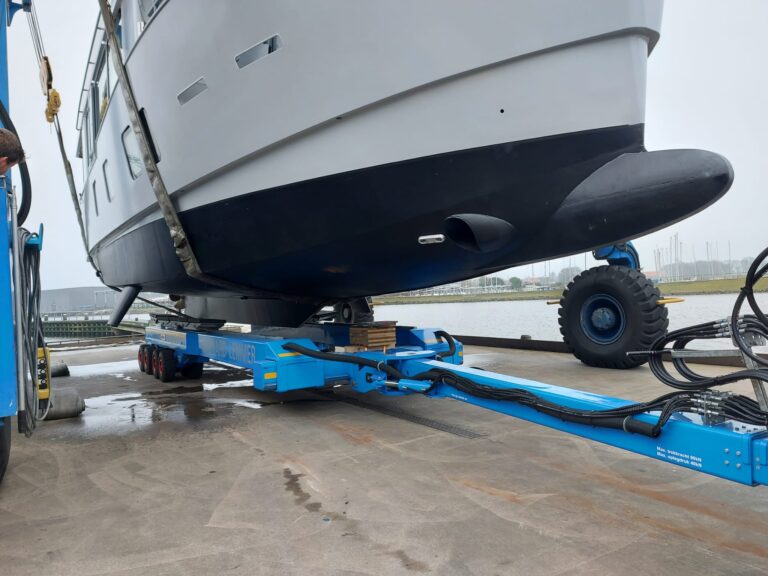 Globemaster 53 Residential Yacht Willem Nieland