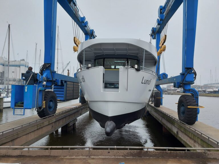 Globemaster 53 Residential Yacht Willem Nieland